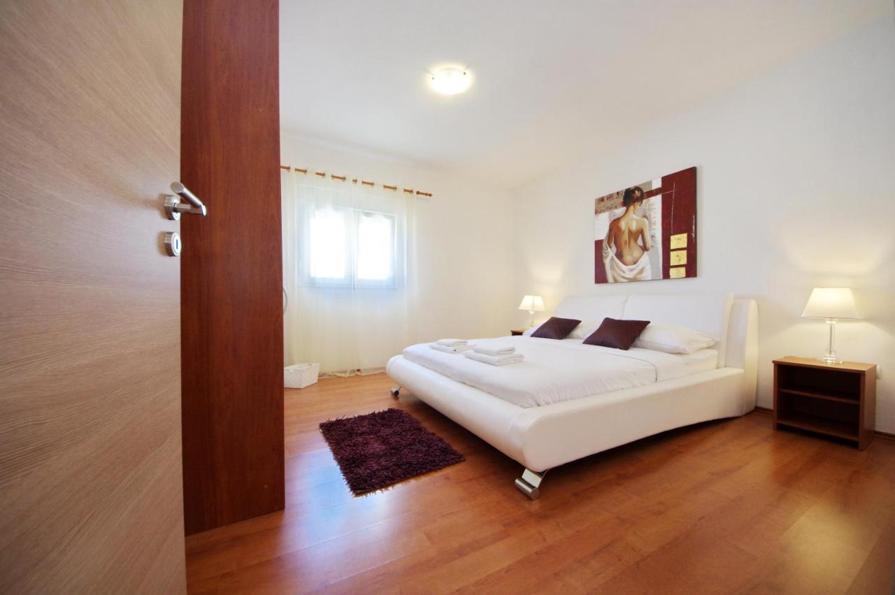 Apartmani Emili Sukosan Luaran gambar