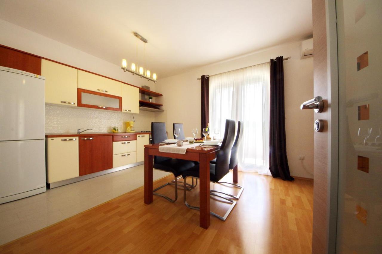 Apartmani Emili Sukosan Luaran gambar