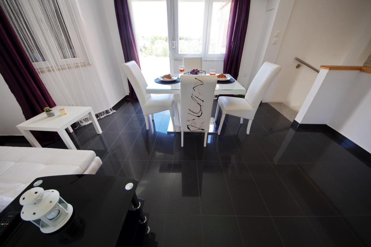 Apartmani Emili Sukosan Luaran gambar