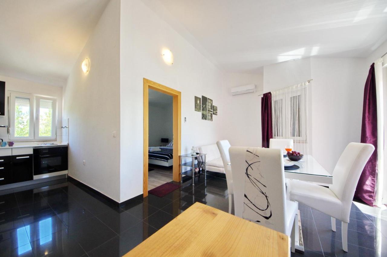 Apartmani Emili Sukosan Luaran gambar