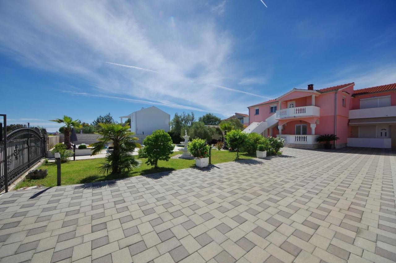 Apartmani Emili Sukosan Luaran gambar